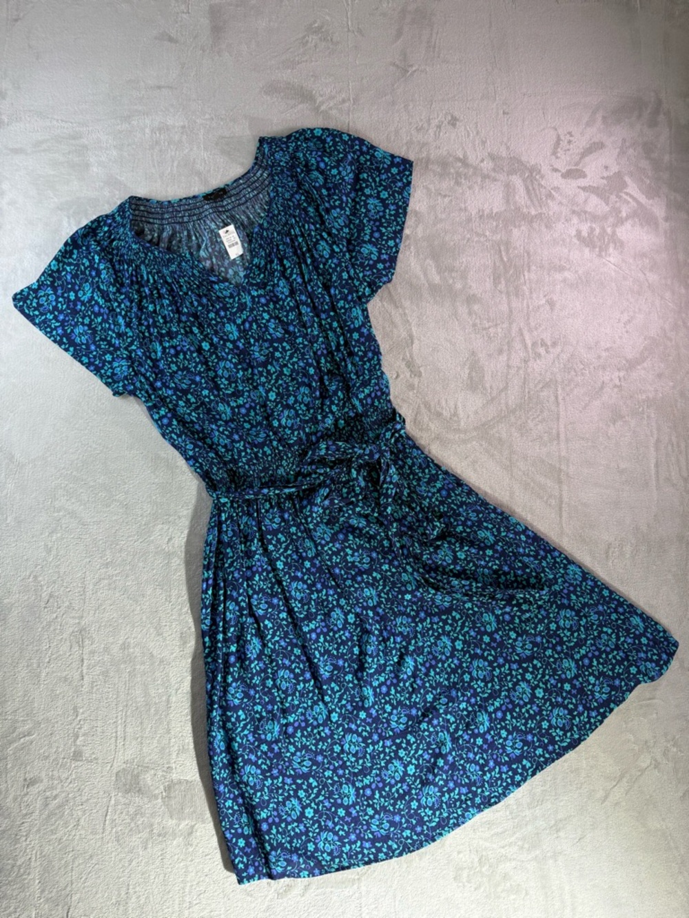 Talbots Navy Blue Floral Smocked Waist with a Self Tie Midi Dress
Size XL